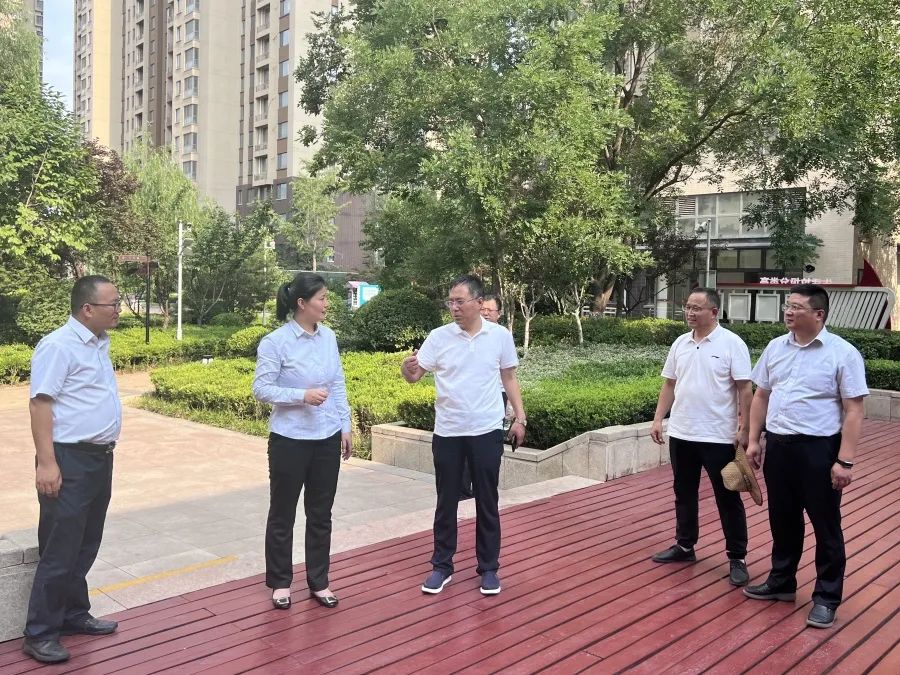 魯商服務開展“四不兩直”調(diào)查研究工作