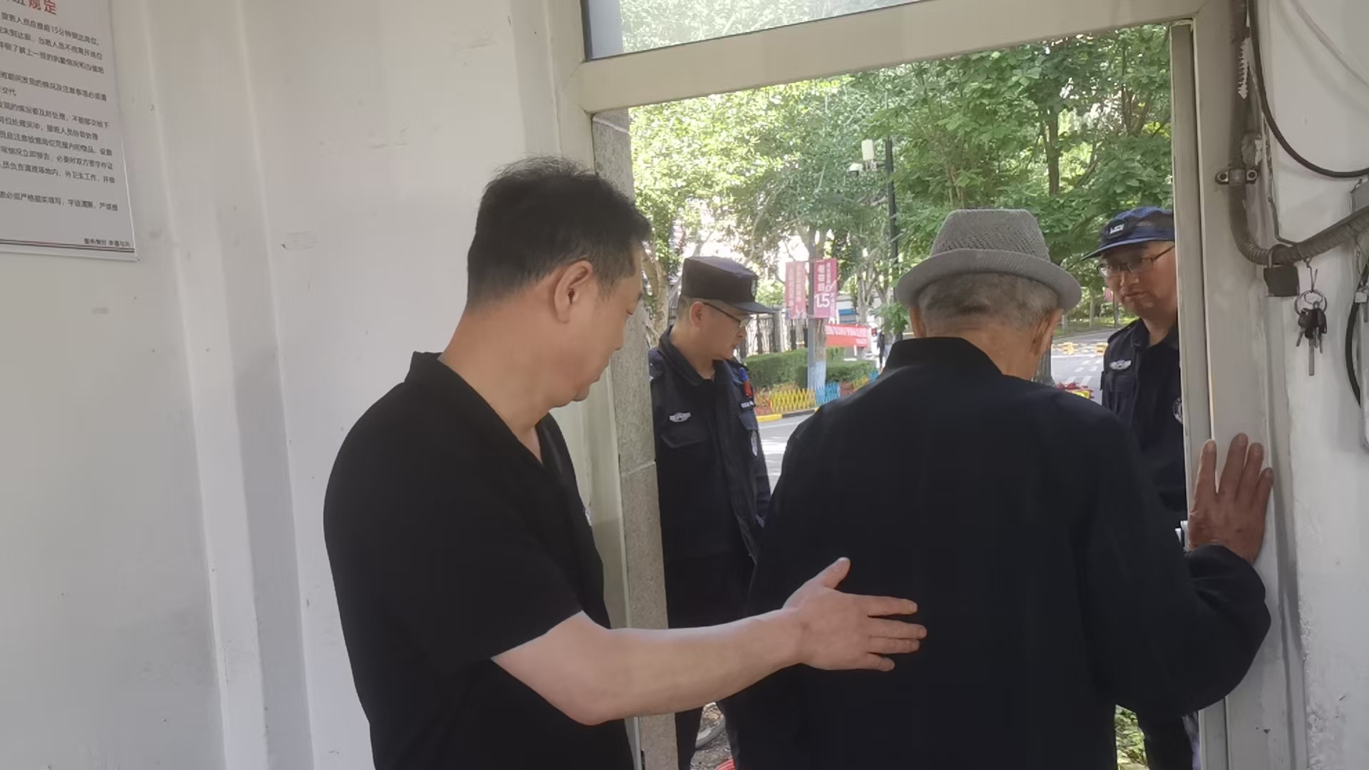 在您需要時(shí)，總有一份守護(hù)悄然抵達(dá) | 魯商服務(wù)溫情紀(jì)事