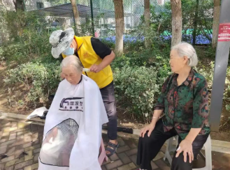 魯商服務(wù)便民舉措常態(tài)化，社區(qū)服務(wù)織就幸福網(wǎng)